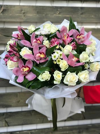 Букет цветов из: Розы и Хризантемы в городе Сатка
