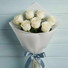 Букет 7 Белых роз Эдлесс Лав в городе Сатка