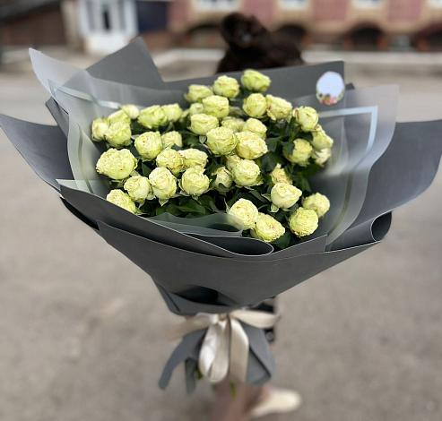 Букет Белые кустовые розы Солинеро в городе Сатка