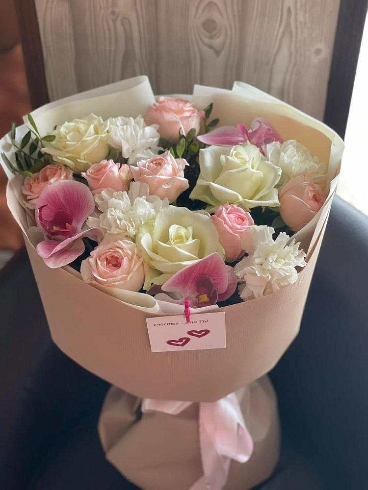 Букет цветов из: Орхидеи, Розы и Гвоздики в городе Сатка