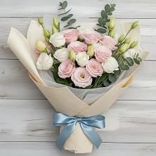 Букет цветов из:  Лизиантусы в городе Сатка