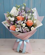Букет цветов из:  Лизиантусы, Розы, Альстромерии и Гипсофила в городе Сатка