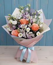 Букет цветов из:  Лизиантусы, Розы, Альстромерии и Гипсофила в городе Сатка