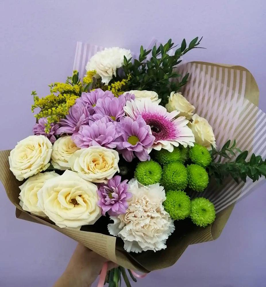 Букет цветов из: Хризантемы, Розы, Гвоздики и Герберы в городе Сатка