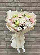 Букет цветов из:  Гвоздики, Розы, Лизиантусы и Хризантемы #REPLACE_PRED# городе Сатка