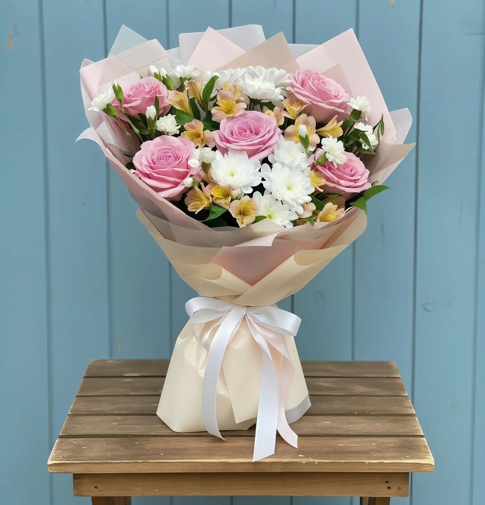 Букет цветов из: Гвоздики, Орхидеи и Розы в городе Сатка