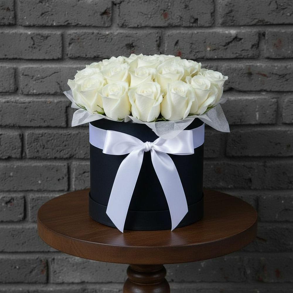 Цветочная композиция из Розы в шляпной коробке в городе Сатка