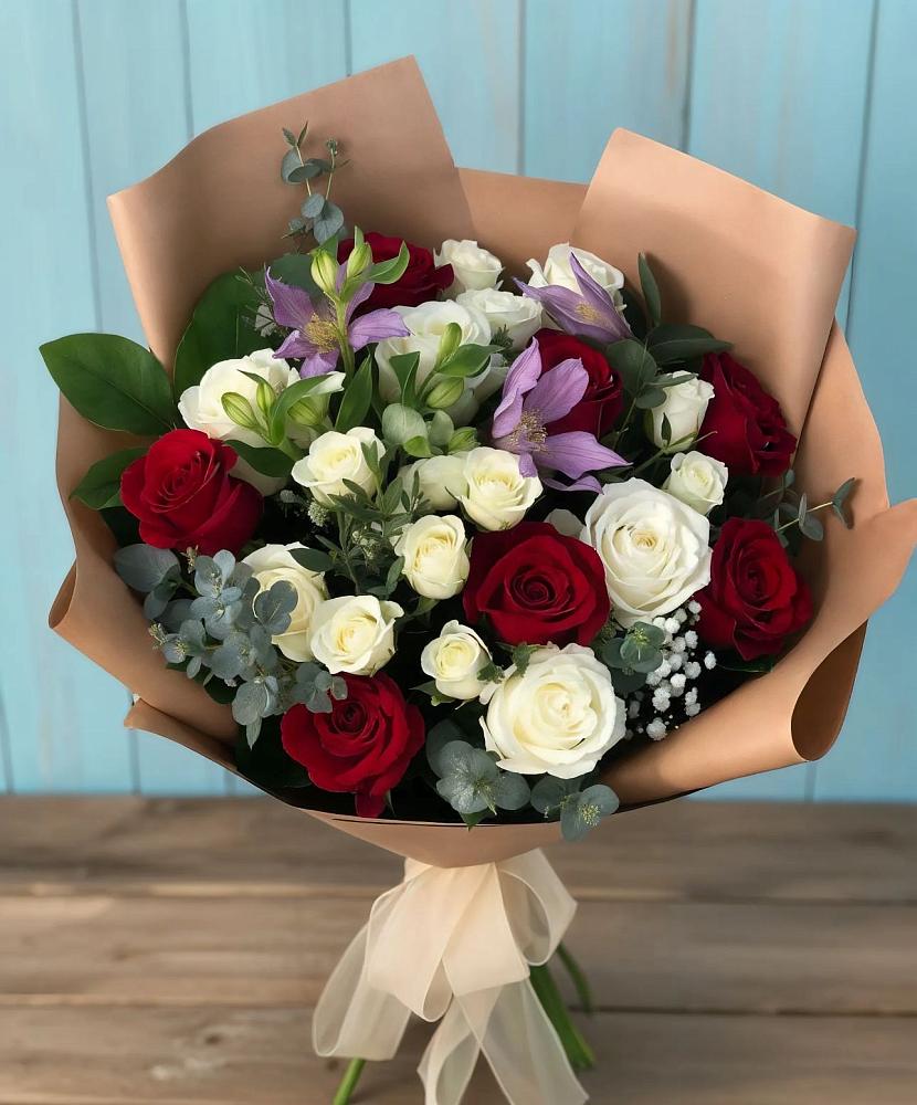 Букет цветов из: Розы и Альстромерии в городе Сатка