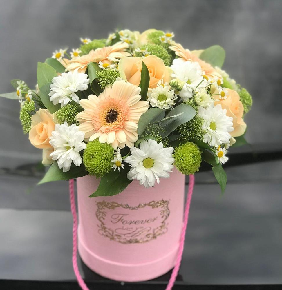 Цветочная композиция из Розы, Герберы и Хризантемы в шляпной коробке в городе Сатка