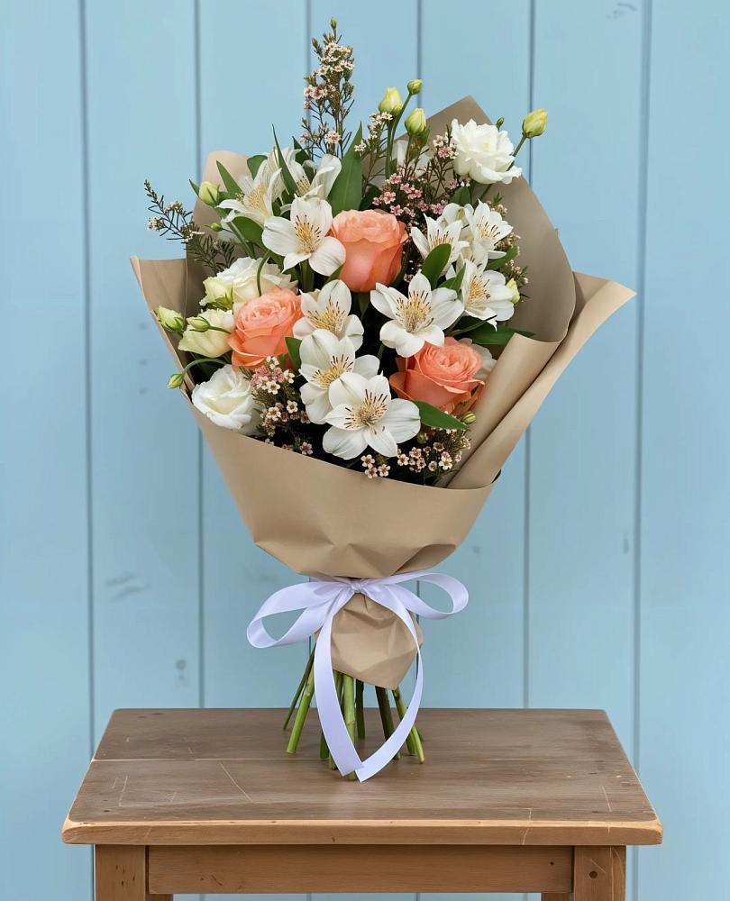 Букет цветов из: Альстромерии, Лизиантусы, Розы и Хризантемы в городе Сатка