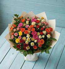 Букет Микс из разноцветных кустовых роз в городе Сатка