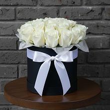 Цветочная композиция из Розы в шляпной коробке в городе Сатка